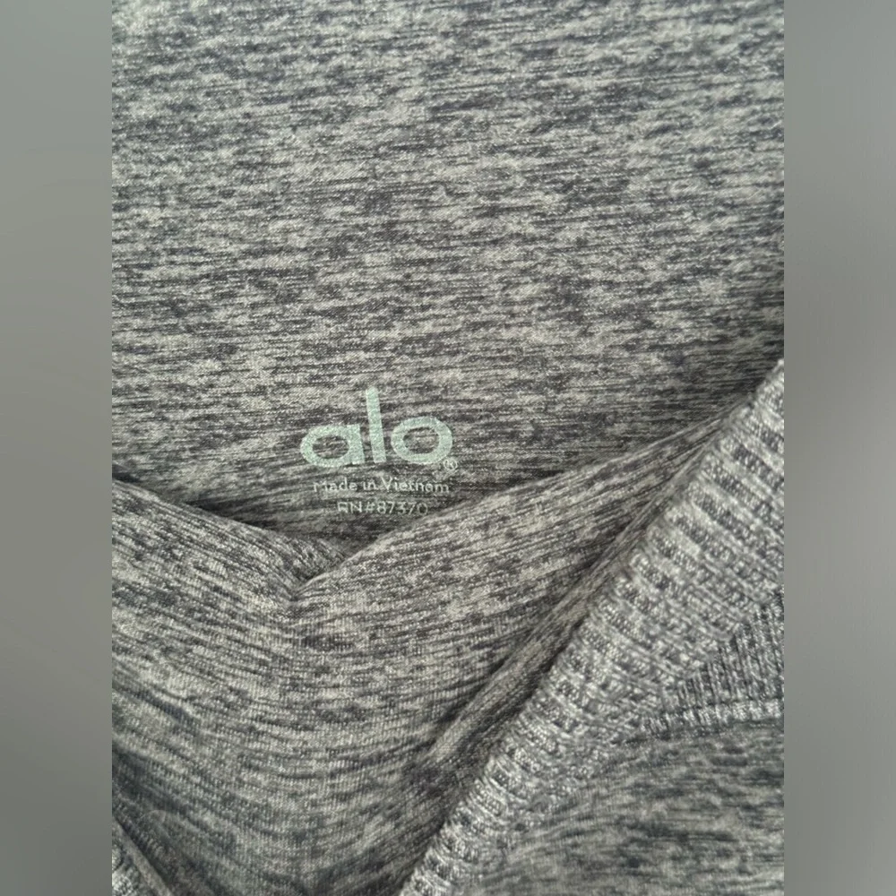 ALO yoga Leggings size Small AloSoft 7/8 grey colorblock